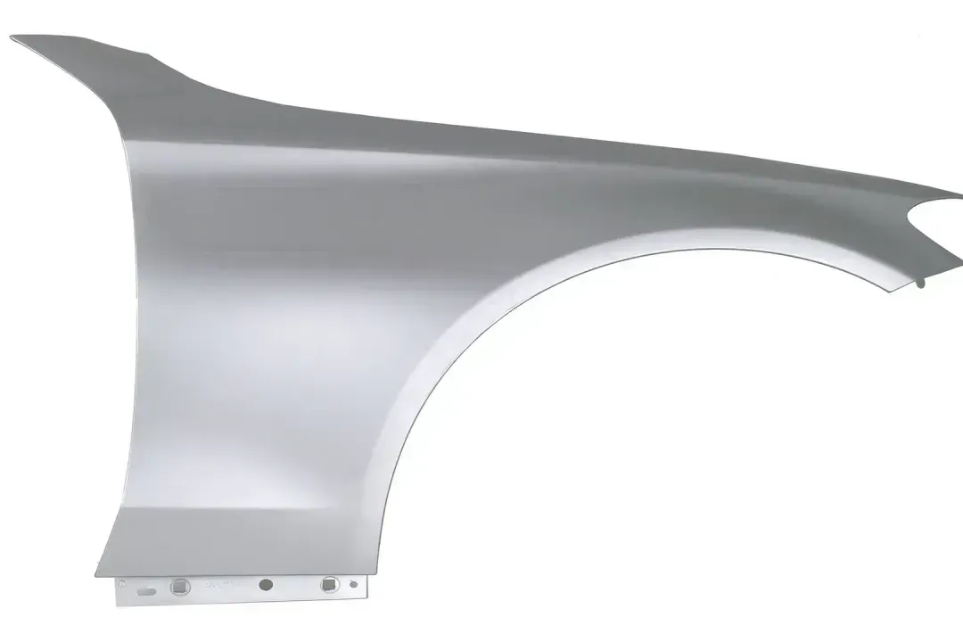 W205 FENDER R